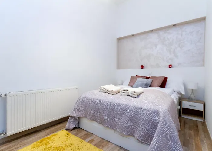 Апартаменты Urbannest *